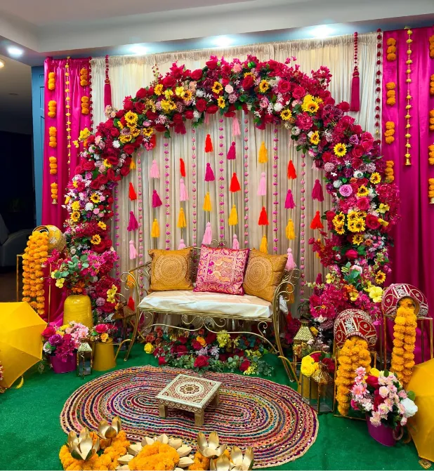 Royal Phoolon Ki Chadar – Mehndi Ceremony Floral Setup