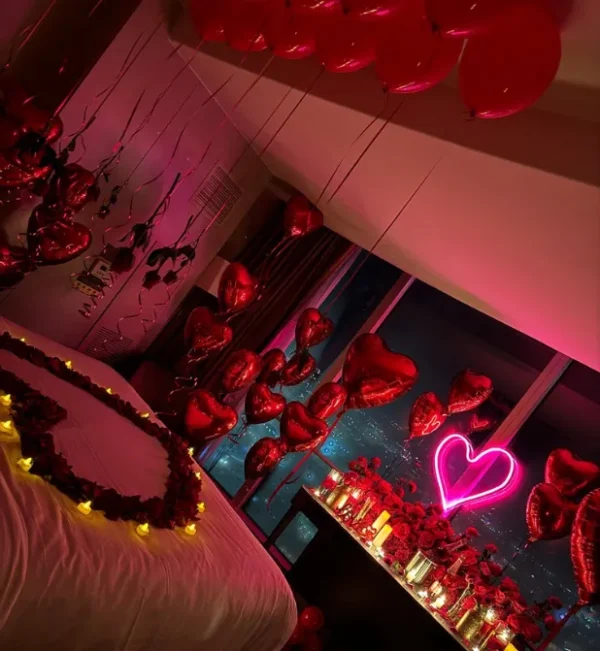 Midnight Scarlet – Ultra Romantic Candle & Balloon Room Decor