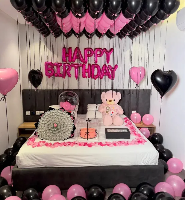 Midnight Blush – Elegant Pink & Black Birthday Room Decor - Image 4