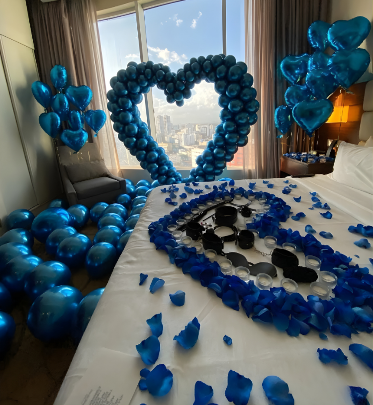 Luxury Blue Heart Romantic Room Decoration with Balloons, Rose Petals and Candles